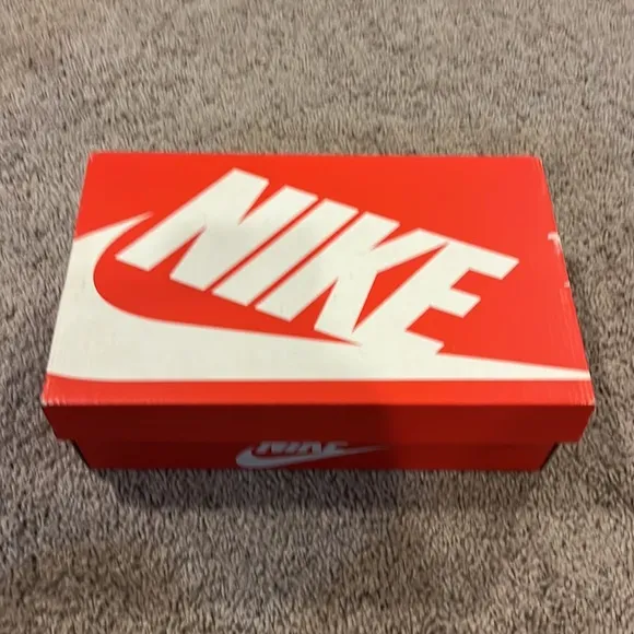 Nike Rosherun Valentines Day Heart shoes sneakers 677784 606 Girls Youth Size 3