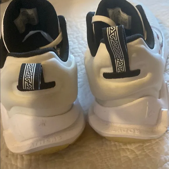 Nike White and Black Basketball Shoes