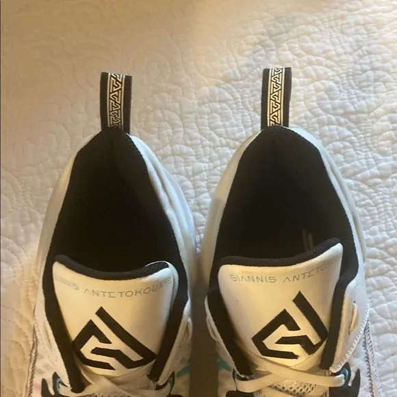 Nike White and Black Basketball Shoes