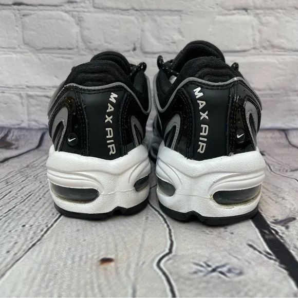 Nike Women's Air Max Tailwind 4 Sneakers Athletic Shoes 9