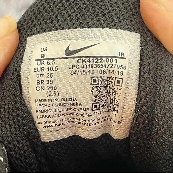 Nike Women's Air Max Tailwind 4 Sneakers Athletic Shoes 9