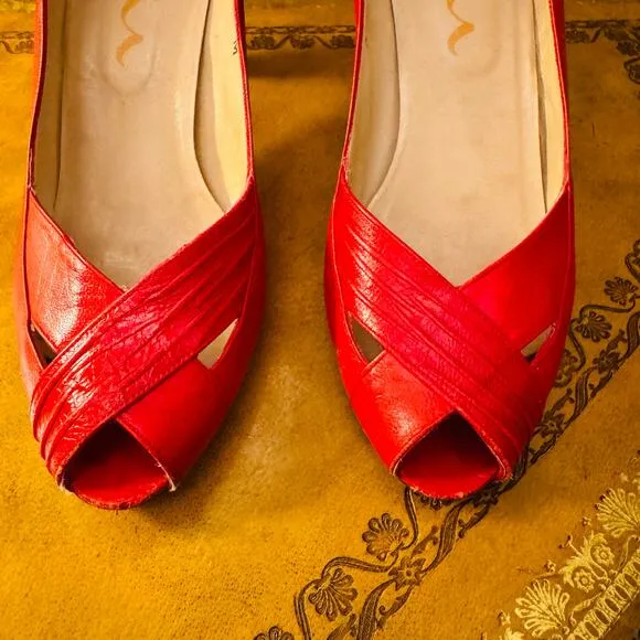 NINA Vintage Womens Red All Leather Peep Toe Heel Pumps Size 8 Made in Spain