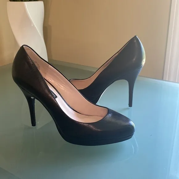 Nine West Black Leather Platform Heels Size 9