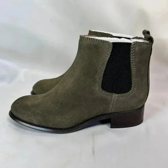 Nine West Jara Chelsea Size 5.5 Women Suede Boots Green Pull On Comfort Casual