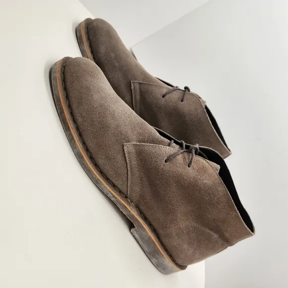 Nordstrom chukka boots men's 9.5M beige cream suede preppy business casual