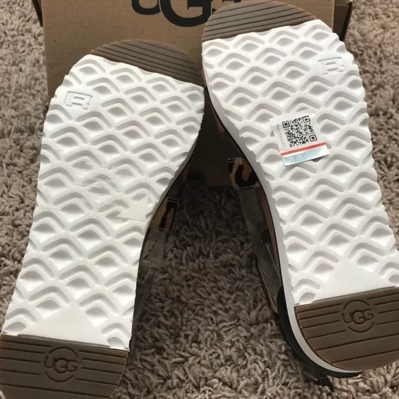 NWB UGG Casual Leopard Sandals 5.5