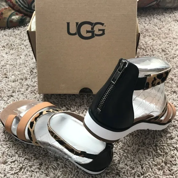 NWB UGG Casual Leopard Sandals 5.5
