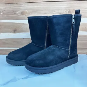 NWB -UGG Women's Classic Short II Suede Boots Side Zip Black size US 9