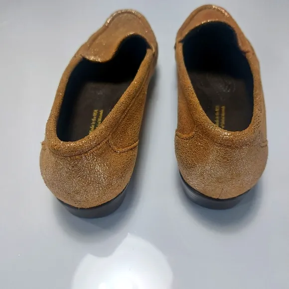 NWNT SAS  Brown Loafers Size 8M
