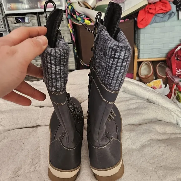 NWOB Extreme By Eddie Marc Women's Navy Blue Winter Boots Size 11