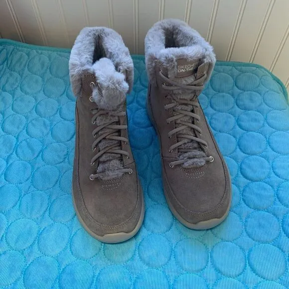 NWOB Skechers Winter Chill 14611 On the Go Brown Suede Faux Fur Boots Size 8.5
