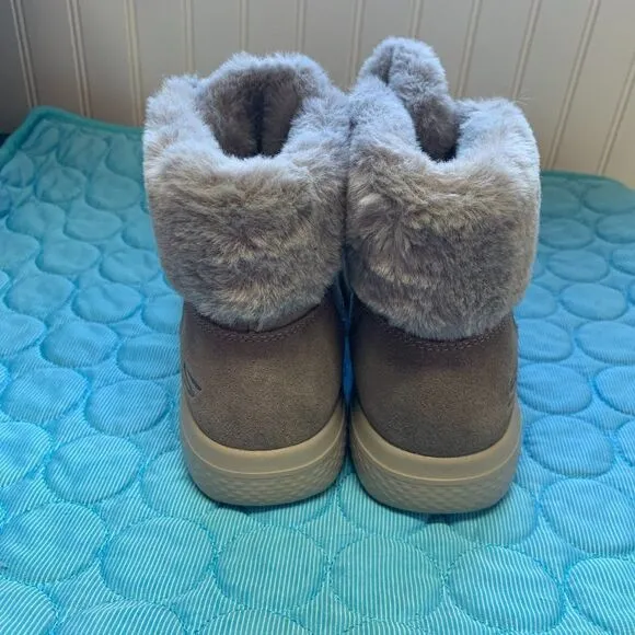 NWOB Skechers Winter Chill 14611 On the Go Brown Suede Faux Fur Boots Size 8.5