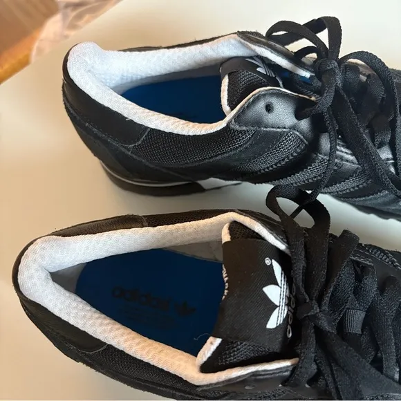 NWOT Adidas Men's Black Sneakers