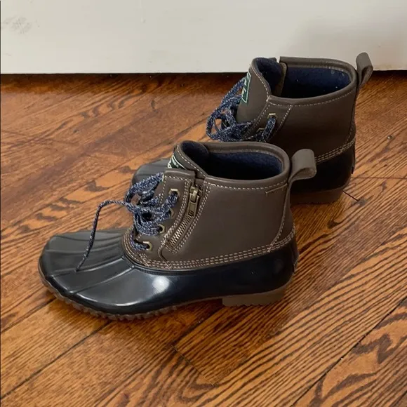 NWOT! Bass Brown and Blue Winter Boots!