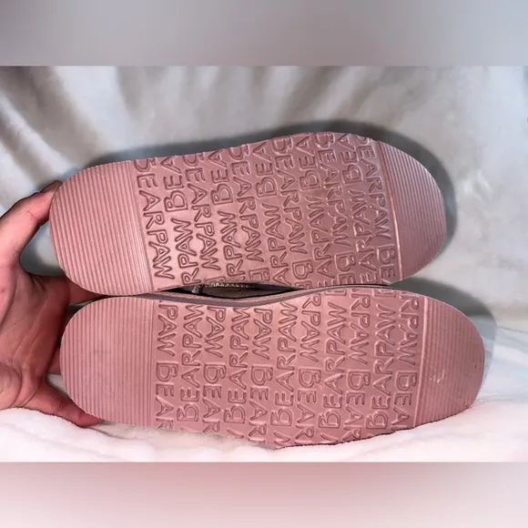 NWOT Bearpaw Shimmer Pink Boots size 5 Youth