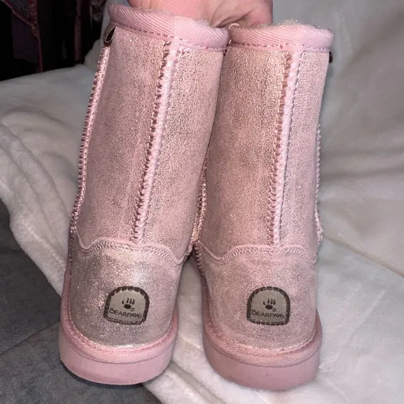 NWOT Bearpaw Shimmer Pink Boots size 5 Youth