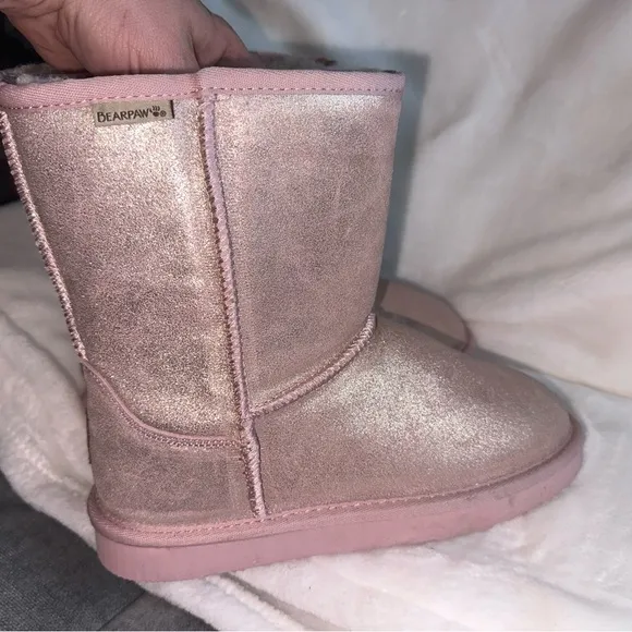 NWOT Bearpaw Shimmer Pink Boots size 5 Youth
