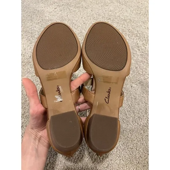 NWOT Clarks Deloria Fae Heeled Sandals Upper Leather Brown Women's US 9