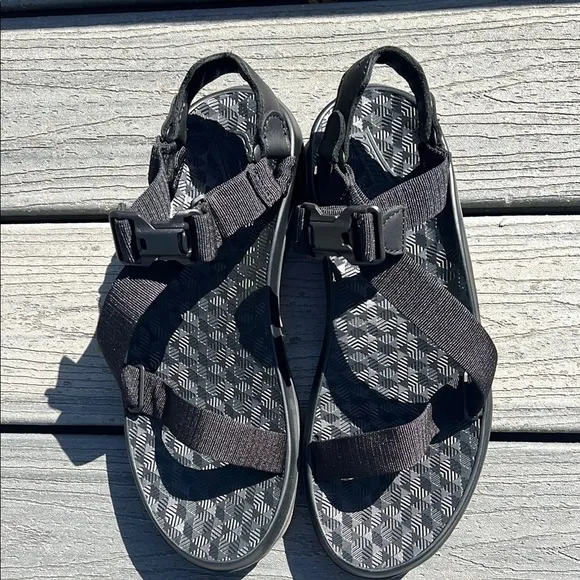 NWOT Danner Men’s Wallowa Nylon Sandal in black. Size 10