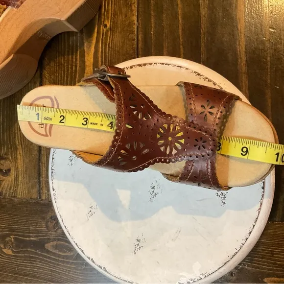 NWOT Dansko Women's Brown Leather Sandals size 7-7.5