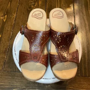 NWOT Dansko Women's Brown Leather Sandals size 7-7.5