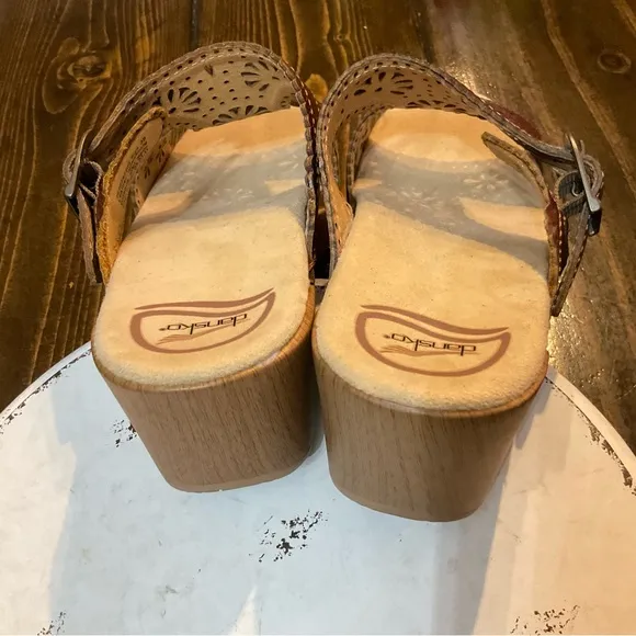 NWOT Dansko Women's Brown Leather Sandals size 7-7.5