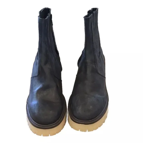 NWOT. Free People James Womens Size 9 Black Leather Lug Sole Chelsea Boo…