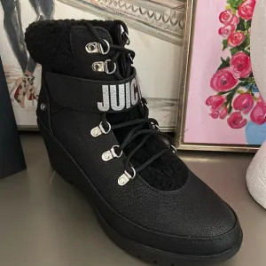 NWOT Juicy Couture Black Wedge Winter Boots J-Hastin Size 11