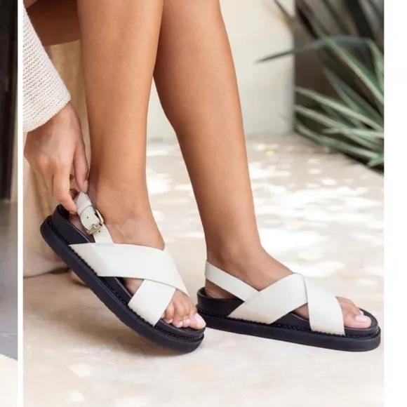 NWOT! LIBERTE CAPRI Ivory/Cream Color Genuine Leather Sandals.