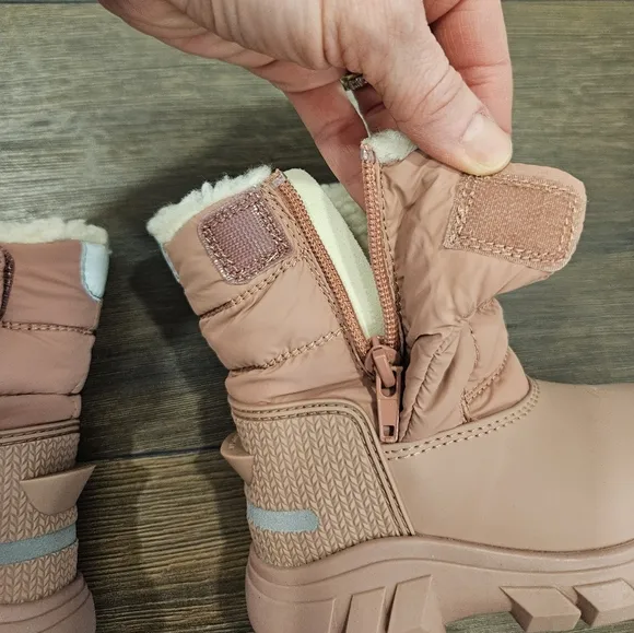 NWOT Little Toddler Hunter Pink Winter Boots - Size 6