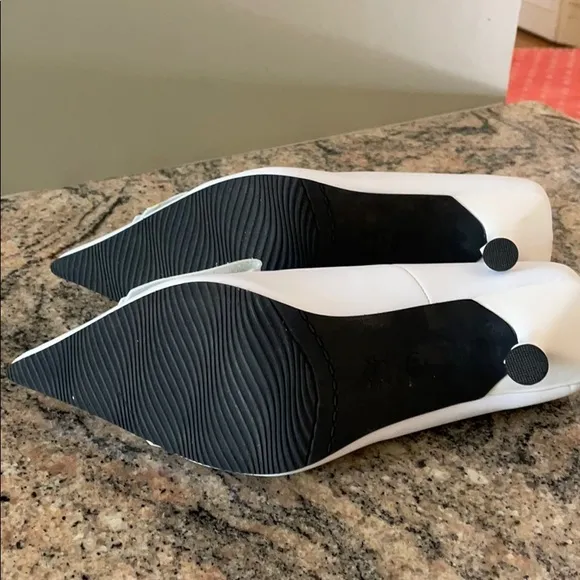 NWOT Pointed Leather Shoes