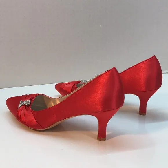 NWOT Red Satin European Shoes with Rhinestone Brooch Size 40 (USA 8.5)
