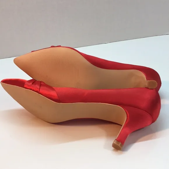 NWOT Red Satin European Shoes with Rhinestone Brooch Size 40 (USA 8.5)