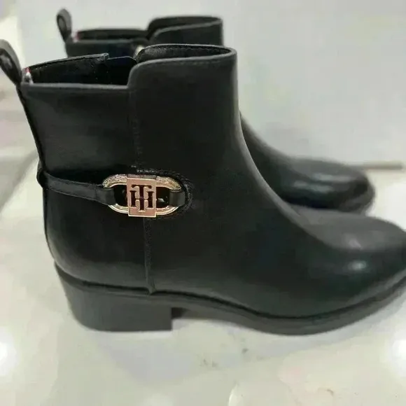 NWOT - Tommy Hilfiger Imiera  Boots (Black) Size 8