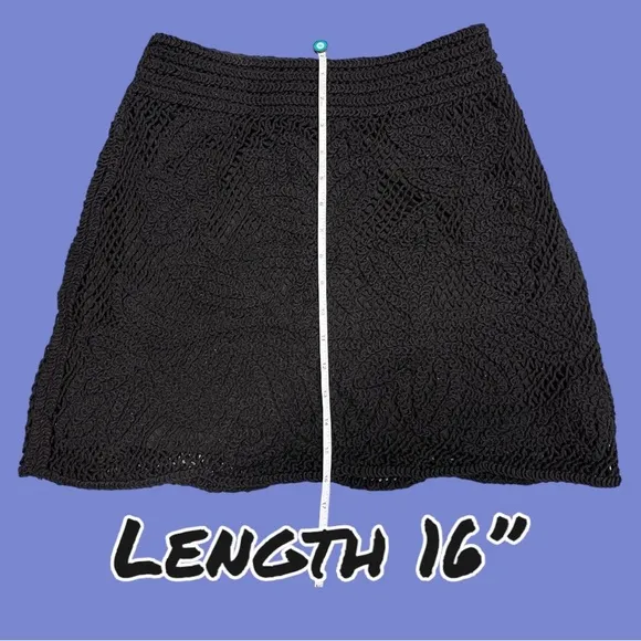 NWOT Vernacular crotchet mini skirt in black. Size Small 🌺