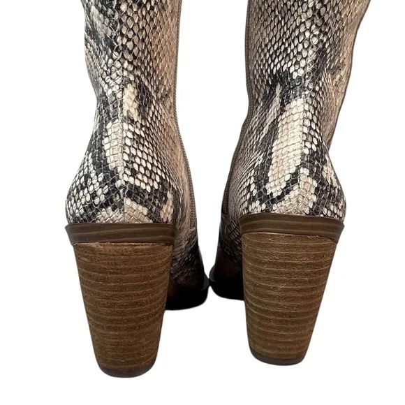 NWOT VINCE CAMUTO Gravana Snake Skin Knee High Boots Women's Size 7 EU 37.5