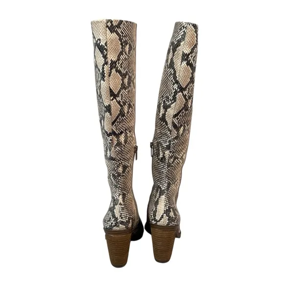 NWOT VINCE CAMUTO Gravana Snake Skin Knee High Boots Women's Size 7 EU 37.5