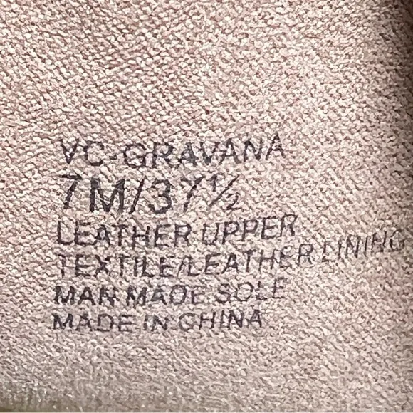 NWOT VINCE CAMUTO Gravana Snake Skin Knee High Boots Women's Size 7 EU 37.5
