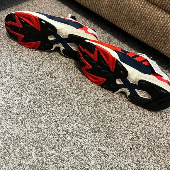 NWT Adidas men’s Yung-1 Sneakers in white, black, navy, &amp; red