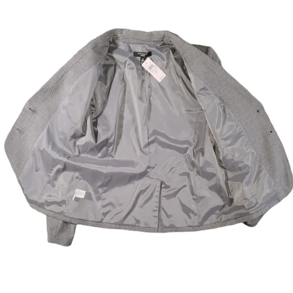 NWT Ann Taylor Virgin Wool Gray Blazer Size 6P