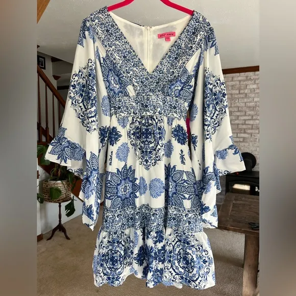 NWT Betsey Johnson Dress - Floral Boho Bell Sleeve White/Blue (SZ 8) Retail $148