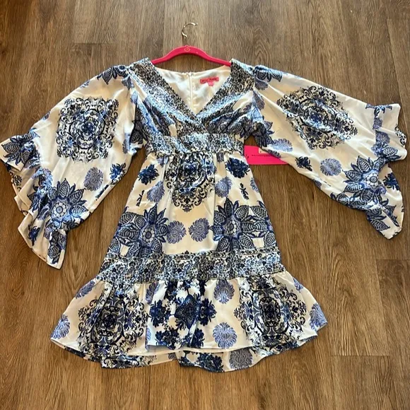 NWT Betsey Johnson Dress - Floral Boho Bell Sleeve White/Blue (SZ 8) Retail $148
