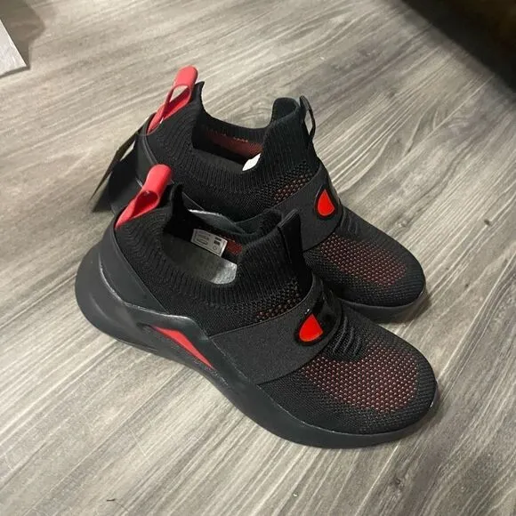 NWT Champion youth 6.5 black and red sneakers Acela racer shoes