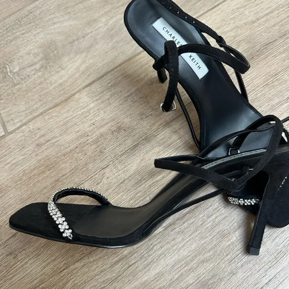 NWT Charles &amp; Keith Black Heels Shoes