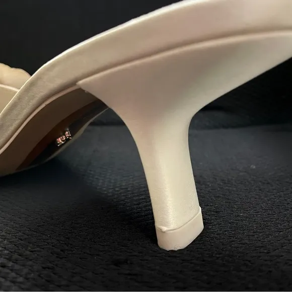 NWT in Box Sam Edelman Bella Kitten Heel Mule Modern Ivory Satin Sandal Floral