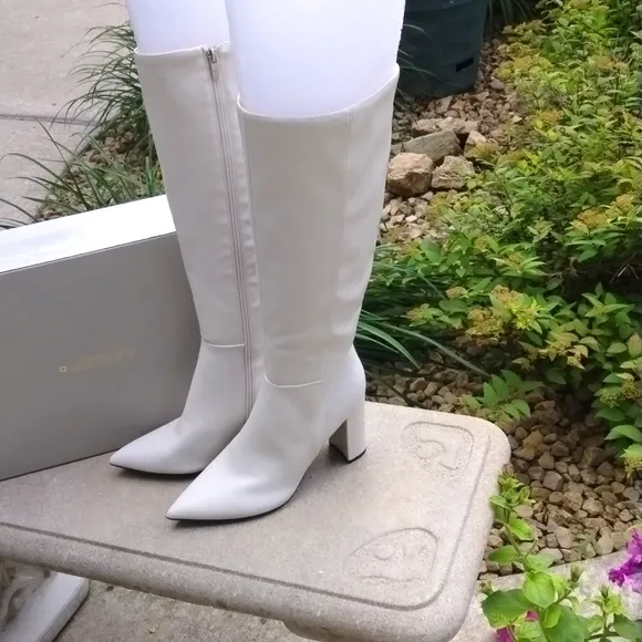 NWT Marc Fisher winter white heeled boots size 9.5, Soft girl core