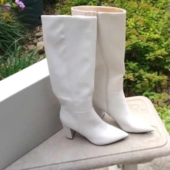 NWT Marc Fisher winter white heeled boots size 9.5, Soft girl core