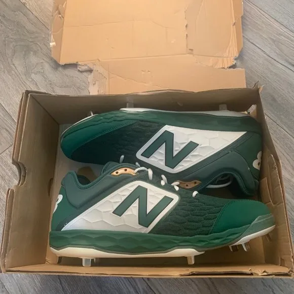 NWT NEW BALANCE 3000 V4 GREEN &amp; WHITE METAL BASEBALL CLEATS/SHOES 17 D (WIDE)