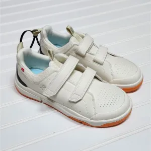 NWT On THE ROGER Kids Shoes/Sneakers