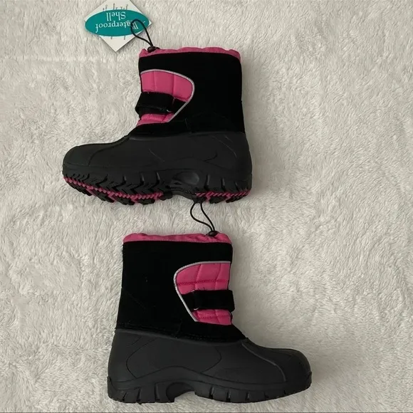 (NWT) Totes Big Kids Jaclyn Black/Pink  Winter Boots, Size: 5 (Youth)